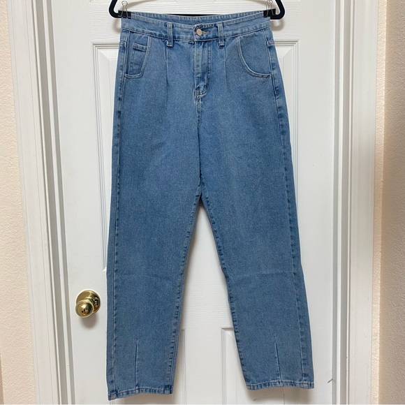 High Waisted Straight Leg Jeans with Pleating 5 Pockets - Picture 1 of 3